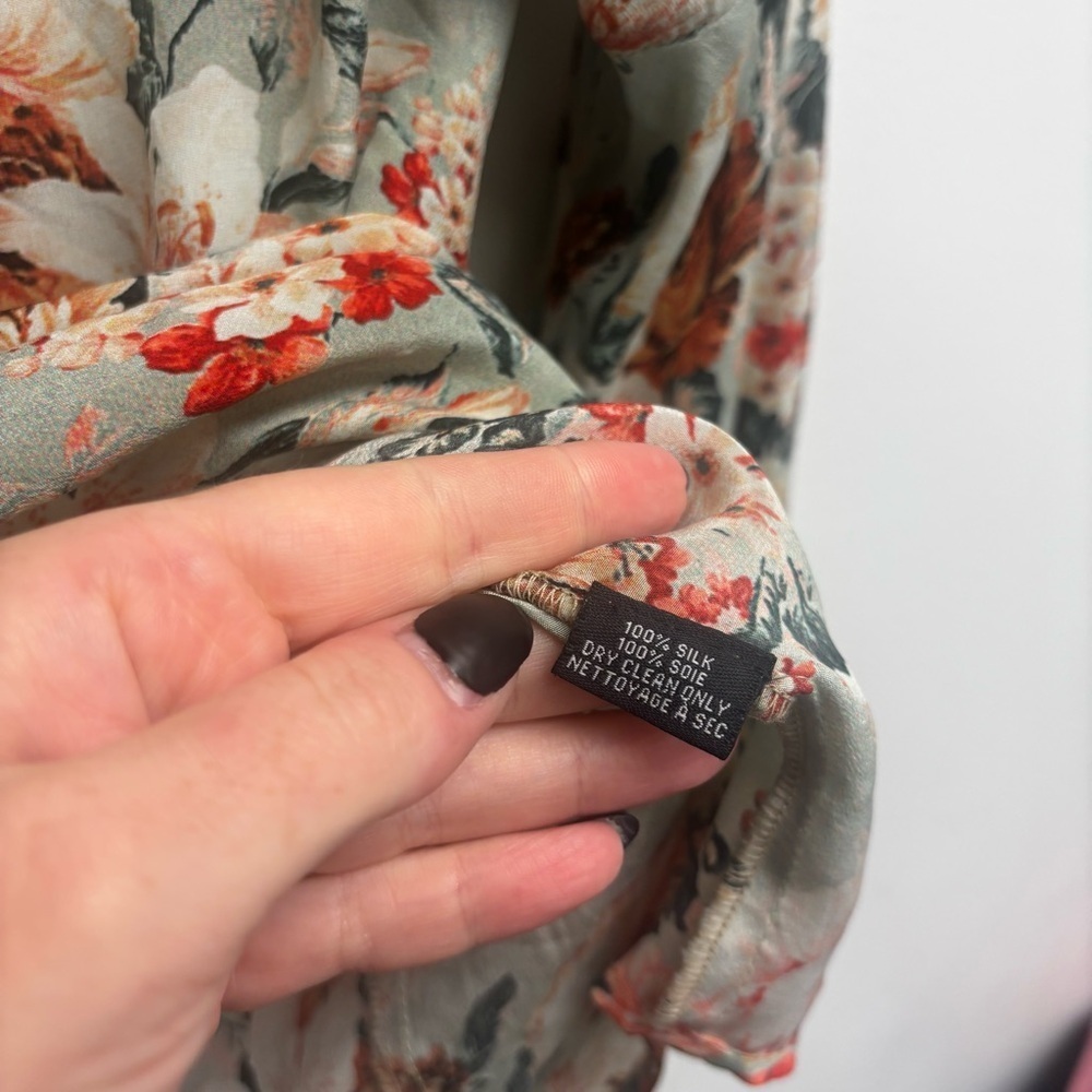 Tolani Floral Silk Off Shoulder Blouse - Picture 9 of 10